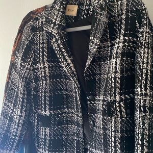 Elie Tahari blazer a generous size 10 worn once